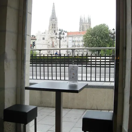 ホテル ヴィア ゴティカ Burgo