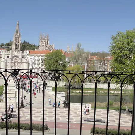 ヴィア ゴティカ ホテル 3*