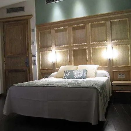 Hotel Via Gotica 3*